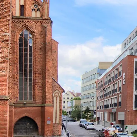 In - River House Hotel apartamentowy