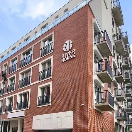 In - River House Hotel apartamentowy