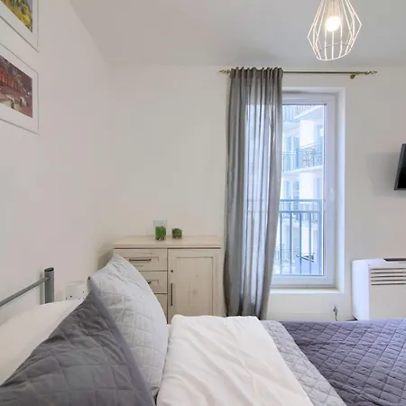 Hotel apartamentowy In - River House