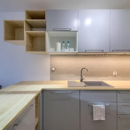 In - River House アパートホテル シュチェチン